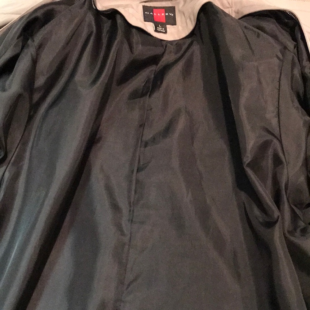 Large Trench coat by Gallery. Black and Taupe - Picture 4 of 4